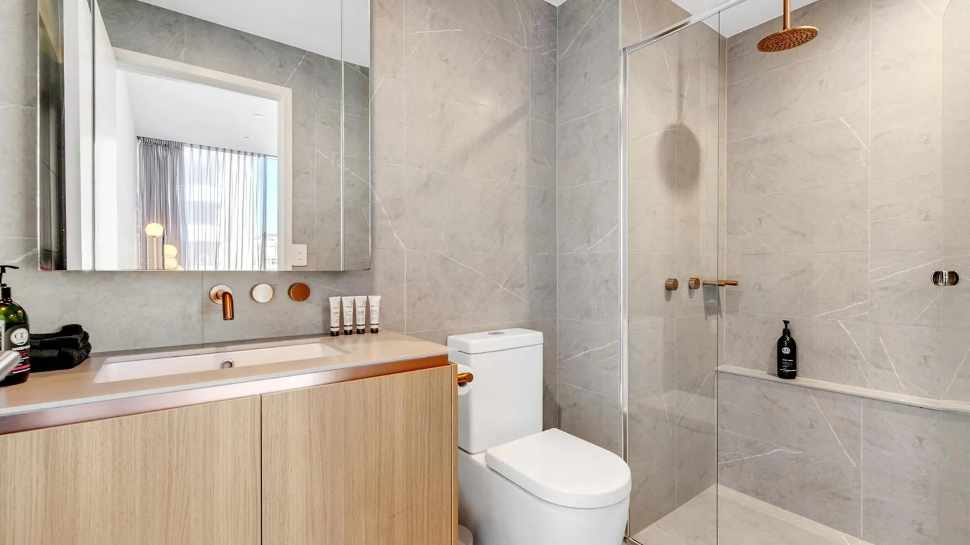 Lovely 2 Bedroom Executive Apartment Brisbane